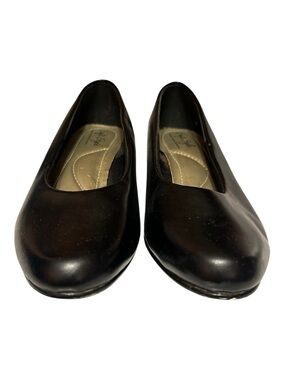 Soft Style Black Women's Slip-On heels.